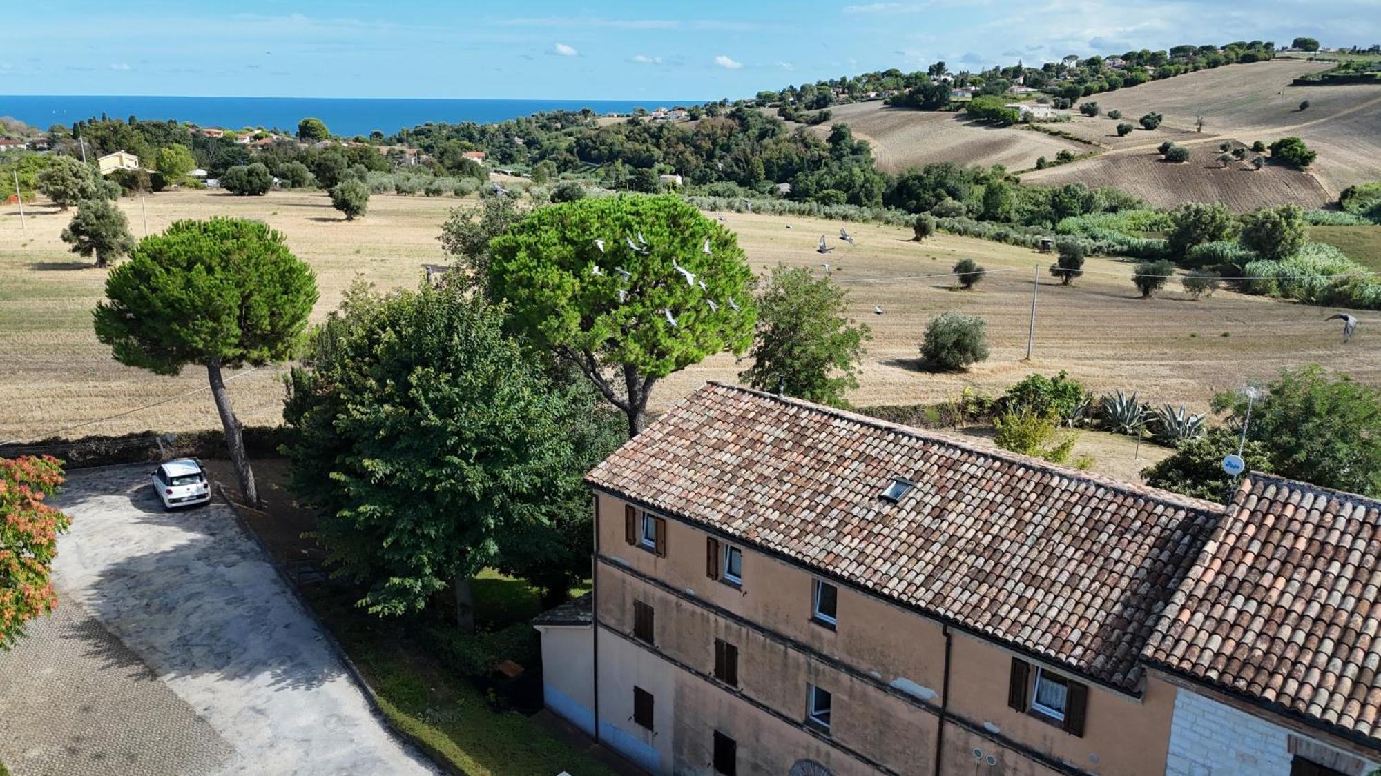 S214 - Sirolo, Trilocale Con Giardino In Zona Tranquilla Apartment Екстериор снимка